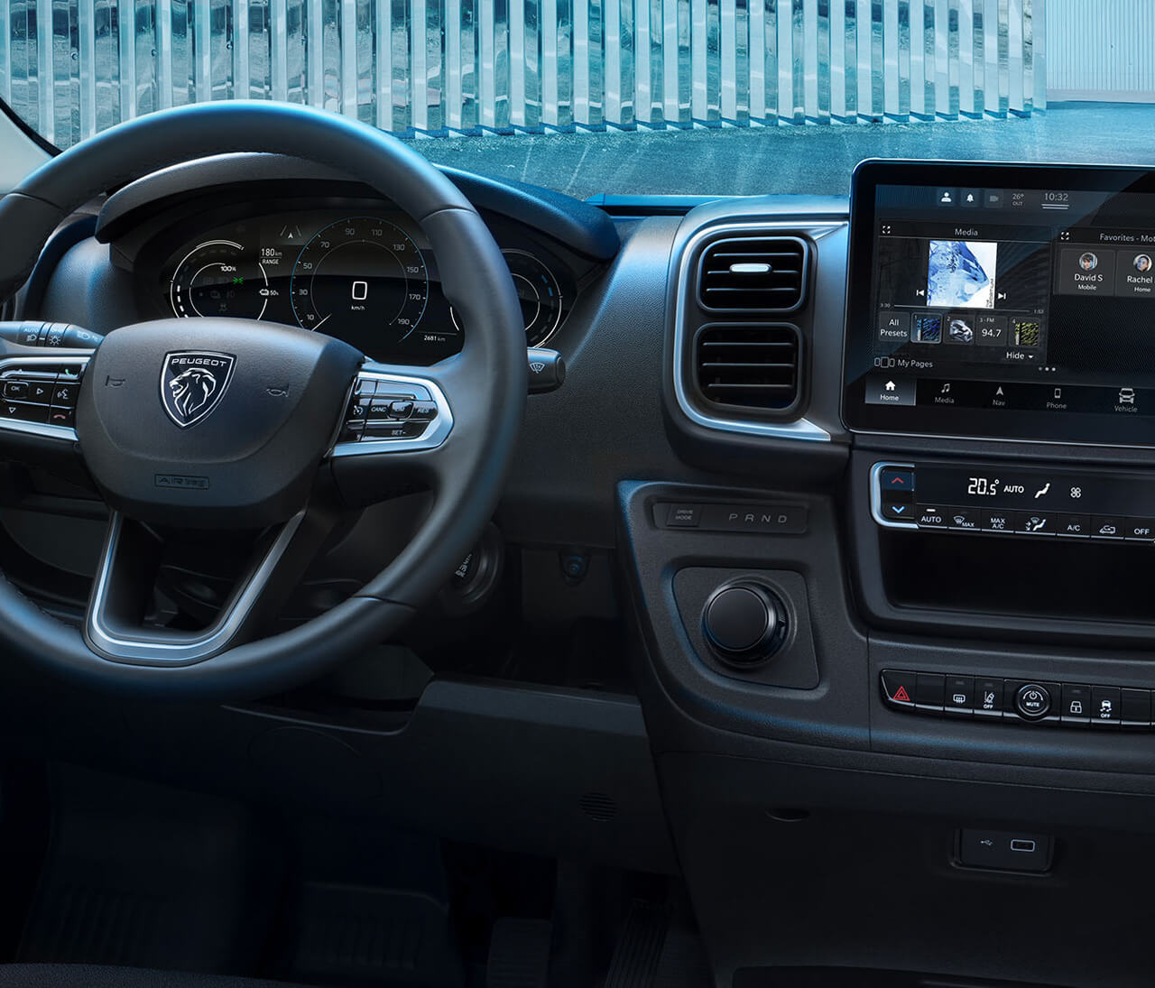 PEUGEOT Boxer - moderní interiér